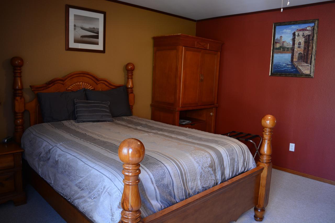 A Hyde Away Inn B&B Tok Exteriör bild