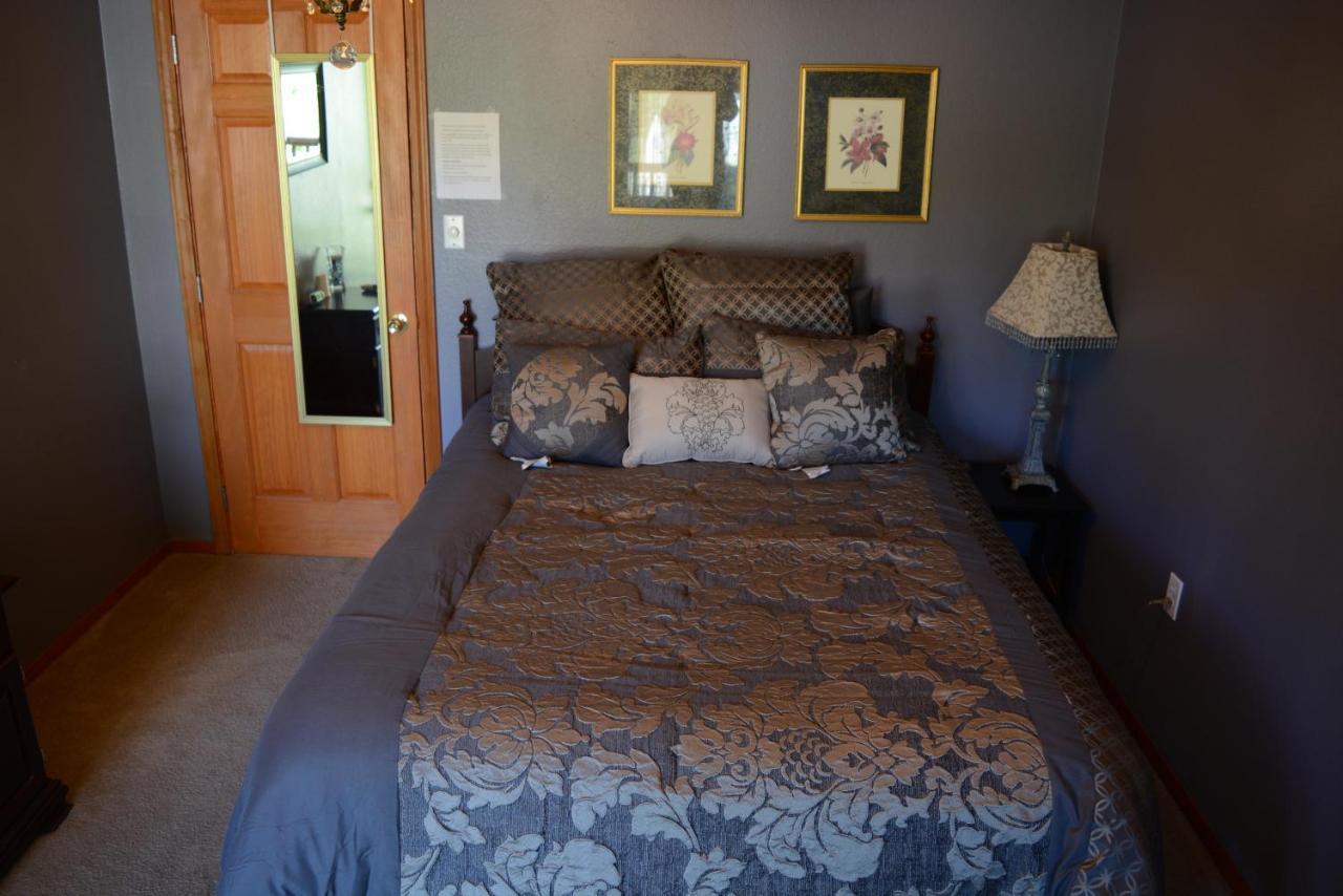 A Hyde Away Inn B&B Tok Exteriör bild